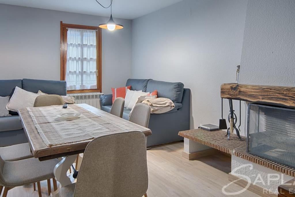 Saplan Real Estate Pensaueth Villa Salardu Ngoại thất bức ảnh
