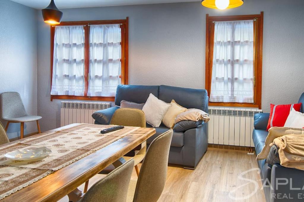 Saplan Real Estate Pensaueth Villa Salardu Ngoại thất bức ảnh