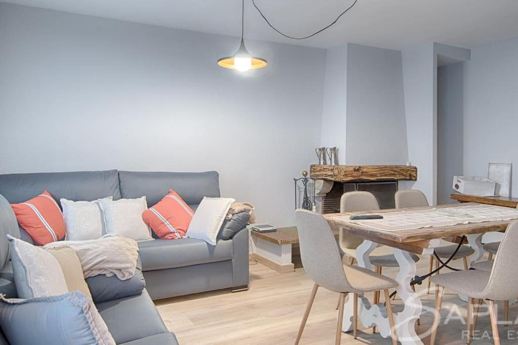 Saplan Real Estate Pensaueth Villa Salardu Ngoại thất bức ảnh