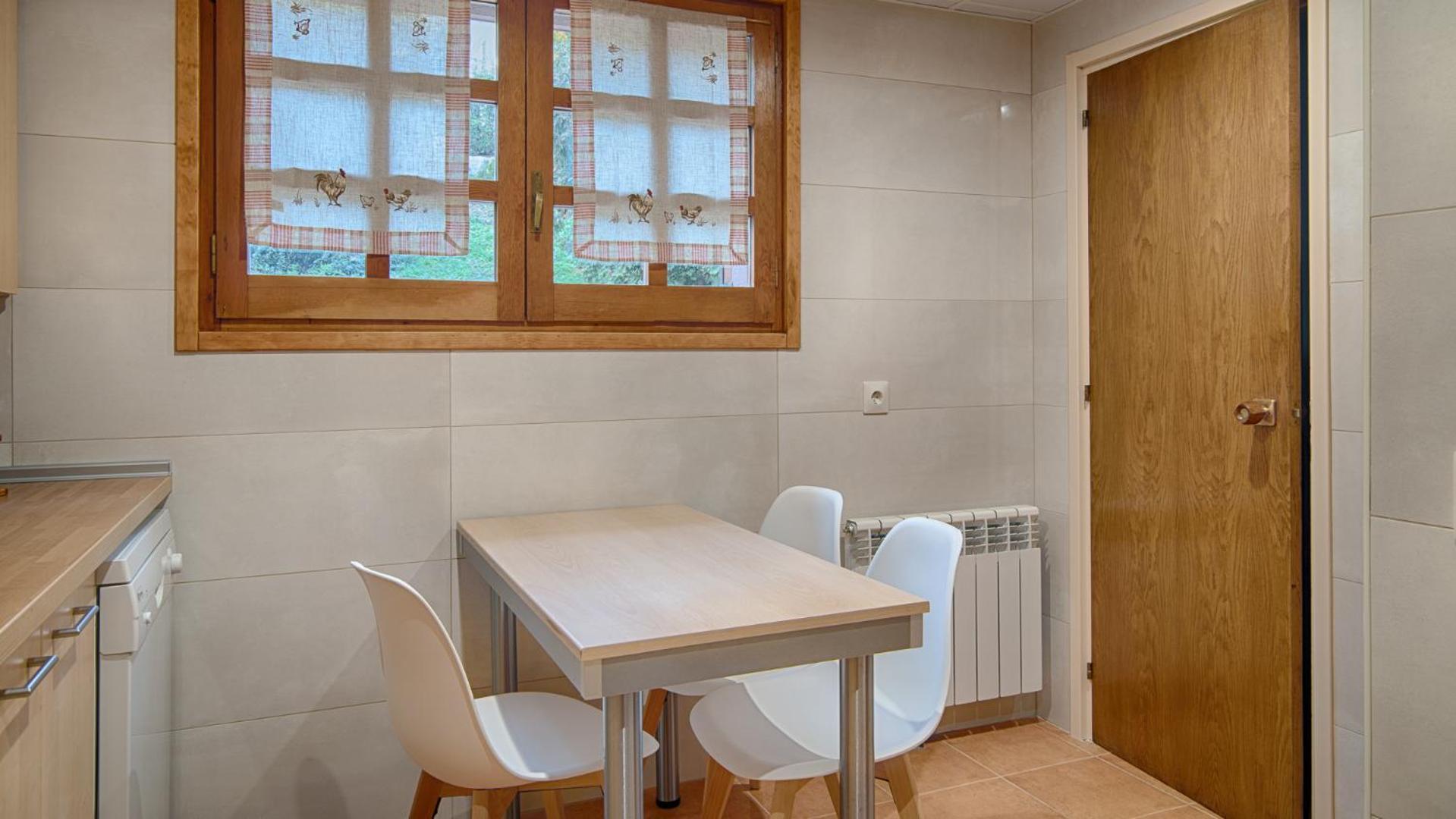 Saplan Real Estate Pensaueth Villa Salardu Ngoại thất bức ảnh